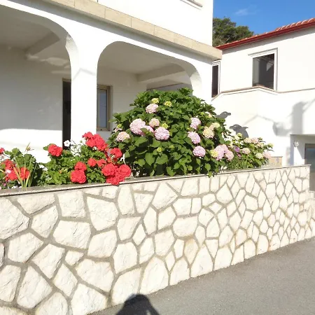 Apartament With Parking Space Lopar, Rab - 17103