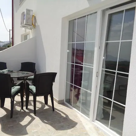 With Parking Space Lopar, Rab - 17103 Apartment Lopar